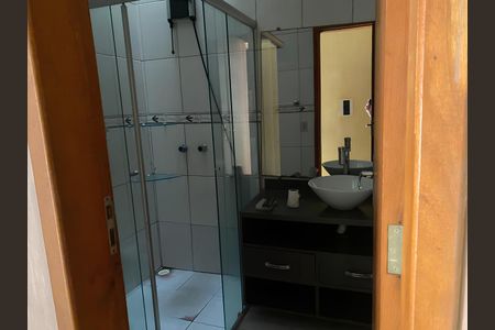 Casa para alugar com 80m², 2 quartos e 3 vagas Casa para alugar com 80m², 2 quartos e 3 vagasBanheiro