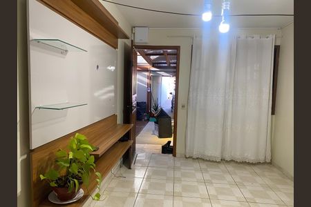Casa para alugar com 80m², 2 quartos e 3 vagas Casa para alugar com 80m², 2 quartos e 3 vagasSala