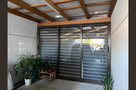 Casa para alugar com 80m², 2 quartos e 3 vagas Casa para alugar com 80m², 2 quartos e 3 vagasGaragem