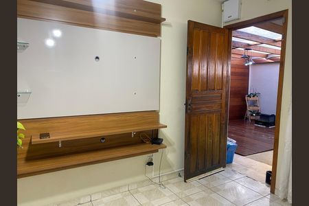 Casa para alugar com 80m², 2 quartos e 3 vagas Casa para alugar com 80m², 2 quartos e 3 vagasSala