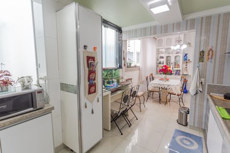 Apartamento à venda com 92m², 3 quartos e 2 vagas Apartamento à venda com 92m², 3 quartos e 2 vagasCozinha