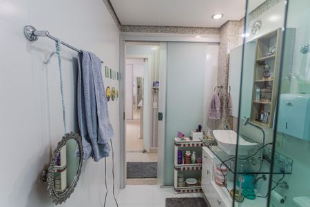 Apartamento à venda com 92m², 3 quartos e 2 vagas Apartamento à venda com 92m², 3 quartos e 2 vagasBanheiro Social