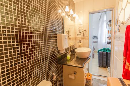 Apartamento à venda com 92m², 3 quartos e 2 vagas Apartamento à venda com 92m², 3 quartos e 2 vagasBanheiro da Suíte