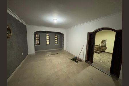 Casa à venda com 369m², 4 quartos e 2 vagas Casa à venda com 369m², 4 quartos e 2 vagasGaragem