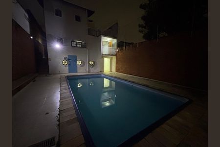 Casa à venda com 369m², 4 quartos e 2 vagas Casa à venda com 369m², 4 quartos e 2 vagasPiscina
