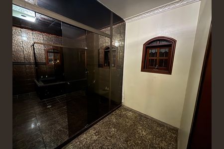 Casa à venda com 369m², 4 quartos e 2 vagas Casa à venda com 369m², 4 quartos e 2 vagasQuarto 1