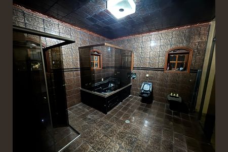 Casa à venda com 369m², 4 quartos e 2 vagas Casa à venda com 369m², 4 quartos e 2 vagasBanheiro da Suíte 1