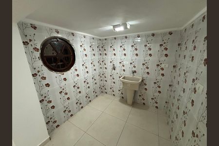Casa à venda com 369m², 4 quartos e 2 vagas Casa à venda com 369m², 4 quartos e 2 vagasÁrea de Serviço