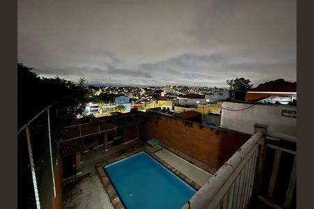 Casa à venda com 369m², 4 quartos e 2 vagas Casa à venda com 369m², 4 quartos e 2 vagasVaranda