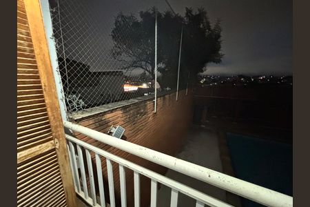 Casa à venda com 369m², 4 quartos e 2 vagas Casa à venda com 369m², 4 quartos e 2 vagasVaranda