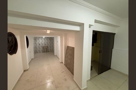 Casa à venda com 369m², 4 quartos e 2 vagas Casa à venda com 369m², 4 quartos e 2 vagasÁrea de Serviço