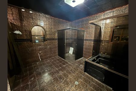Casa à venda com 369m², 4 quartos e 2 vagas Casa à venda com 369m², 4 quartos e 2 vagasBanheiro da Suíte 1