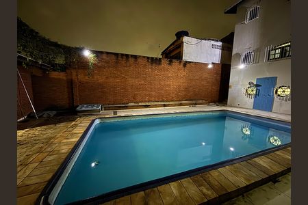 Casa à venda com 369m², 4 quartos e 2 vagas Casa à venda com 369m², 4 quartos e 2 vagasPiscina
