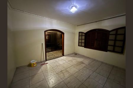 Casa à venda com 369m², 4 quartos e 2 vagas Casa à venda com 369m², 4 quartos e 2 vagasQuarto 1