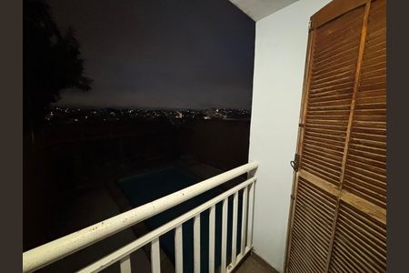 Casa à venda com 369m², 4 quartos e 2 vagas Casa à venda com 369m², 4 quartos e 2 vagasVaranda