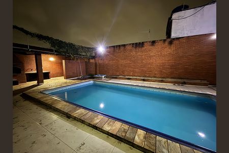 Casa à venda com 369m², 4 quartos e 2 vagas Casa à venda com 369m², 4 quartos e 2 vagasPiscina