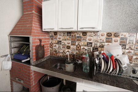Casa à venda com 80m², 2 quartos e 1 vaga