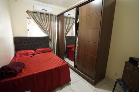 Casa à venda com 80m², 2 quartos e 1 vaga