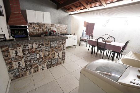 Casa à venda com 80m², 2 quartos e 1 vaga