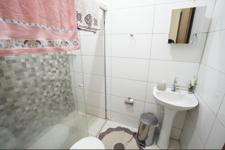Casa à venda com 80m², 2 quartos e 1 vaga