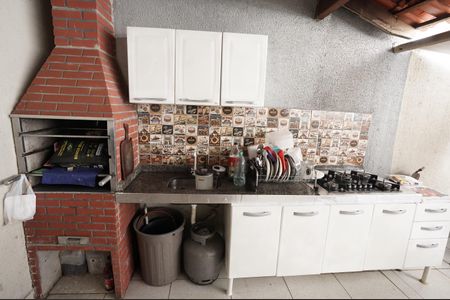 Casa à venda com 80m², 2 quartos e 1 vaga