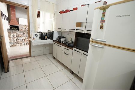 Casa à venda com 80m², 2 quartos e 1 vaga