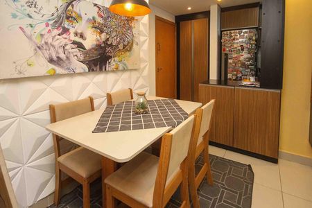 Apartamento à venda com 48m², 2 quartos e 1 vaga Apartamento à venda com 48m², 2 quartos e 1 vagaSala de Jantar