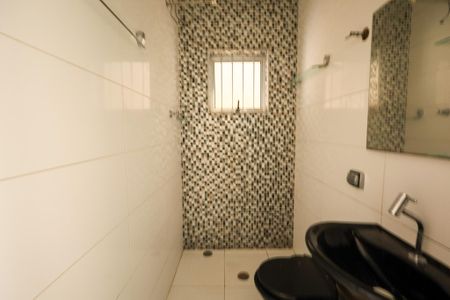Casa para alugar com 150m², 2 quartos e 1 vaga Casa para alugar com 150m², 2 quartos e 1 vagaBanheiro