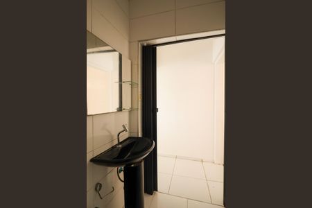 Casa para alugar com 150m², 2 quartos e 1 vaga Casa para alugar com 150m², 2 quartos e 1 vagaBanheiro