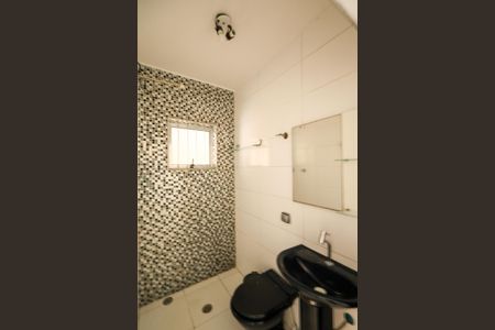 Casa para alugar com 150m², 2 quartos e 1 vaga Casa para alugar com 150m², 2 quartos e 1 vagaBanheiro