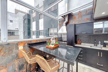 Apartamento à venda com 220m², 3 quartos e 4 vagasÁrea gourmet