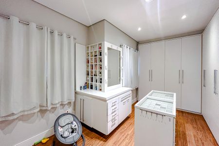 Apartamento à venda com 220m², 3 quartos e 4 vagasCloset da suíte 1