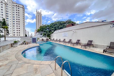 Apartamento à venda com 220m², 3 quartos e 4 vagasÁrea comum - Piscina
