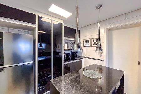 Apartamento à venda com 220m², 3 quartos e 4 vagasCozinha