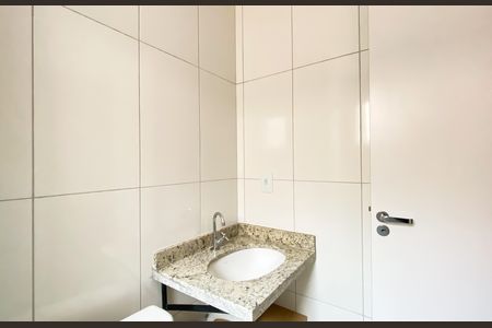 Banheiro de apartamento para alugar com 1 quarto, 25m² em Vila Sao Geraldo, São Paulo