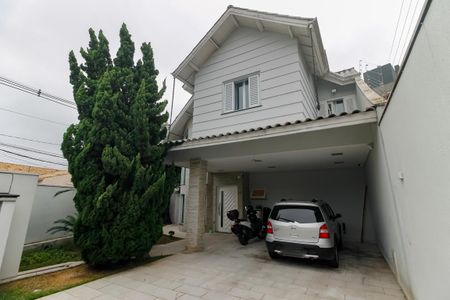 Casa à venda com 360m², 3 quartos e 4 vagas Casa à venda com 360m², 3 quartos e 4 vagasFachada/ Garagem