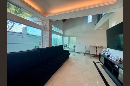 Casa à venda com 360m², 3 quartos e 4 vagas