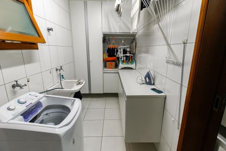 Casa à venda com 360m², 3 quartos e 4 vagas Casa à venda com 360m², 3 quartos e 4 vagasÁrea de Serviço