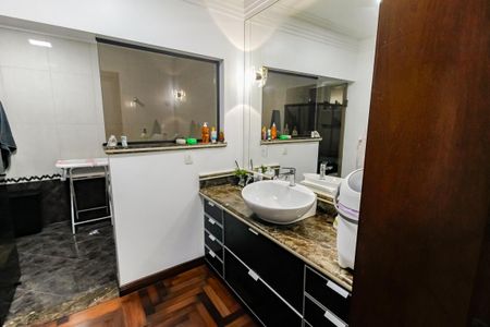 Casa à venda com 360m², 3 quartos e 4 vagas Casa à venda com 360m², 3 quartos e 4 vagasBanheiro da Suíte 2