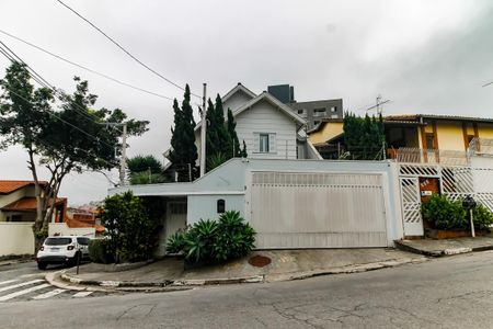 Casa à venda com 360m², 3 quartos e 4 vagas Casa à venda com 360m², 3 quartos e 4 vagasFachada
