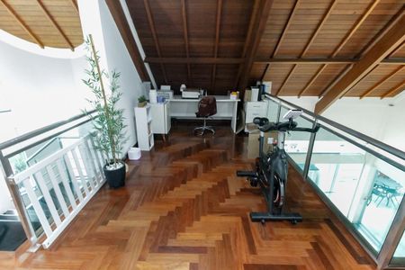 Casa à venda com 360m², 3 quartos e 4 vagas Casa à venda com 360m², 3 quartos e 4 vagasEscritório