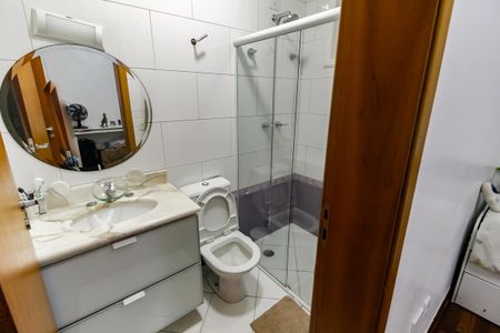 Casa à venda com 360m², 3 quartos e 4 vagas Casa à venda com 360m², 3 quartos e 4 vagasBanheiro da Suíte 1