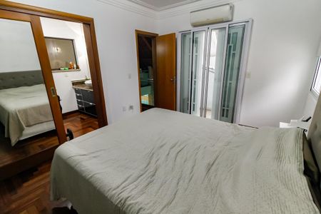 Casa à venda com 360m², 3 quartos e 4 vagas Casa à venda com 360m², 3 quartos e 4 vagasSuíte 2
