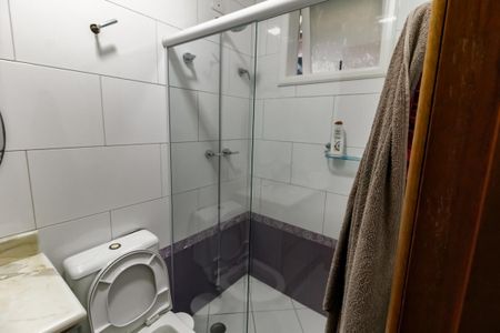 Casa à venda com 360m², 3 quartos e 4 vagas Casa à venda com 360m², 3 quartos e 4 vagasBanheiro da Suíte 1