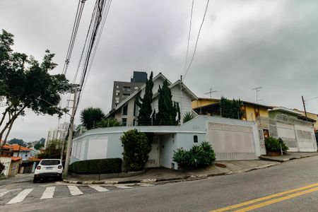 Casa à venda com 360m², 3 quartos e 4 vagas Casa à venda com 360m², 3 quartos e 4 vagasFachada