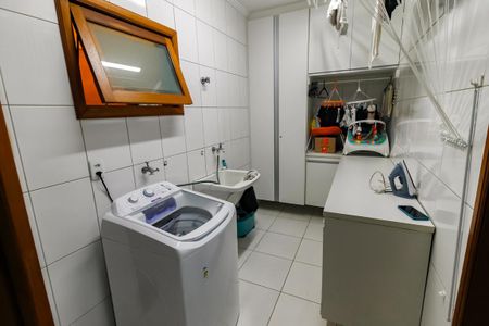 Casa à venda com 360m², 3 quartos e 4 vagas Casa à venda com 360m², 3 quartos e 4 vagasÁrea de Serviço