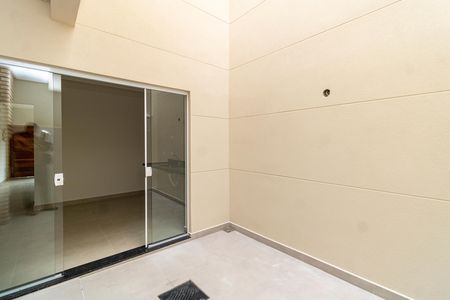 Casa de condomínio à venda com 51m², 2 quartos e 1 vaga Casa de condomínio à venda com 51m², 2 quartos e 1 vagaQuintal