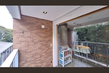 Apartamento à venda com 55m², 1 quarto e 2 vagas Apartamento à venda com 55m², 1 quarto e 2 vagasVaranda