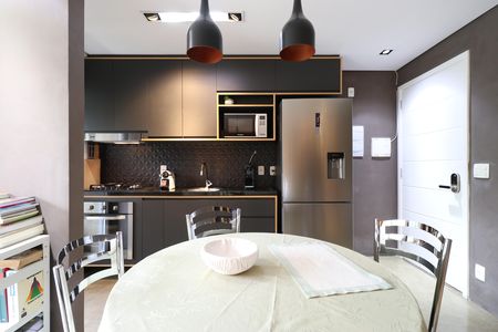 Apartamento à venda com 55m², 1 quarto e 2 vagasCozinha e Área de Serviço