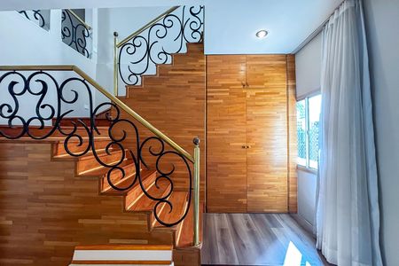 Apartamento para alugar com 314m², 5 quartos e 4 vagas